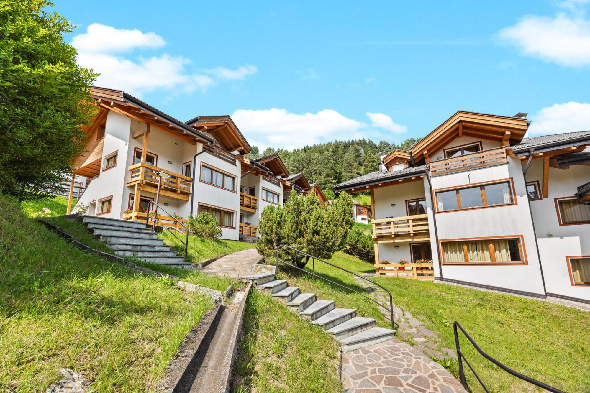 קאבאלס Residence Des Alpes מראה חיצוני תמונה