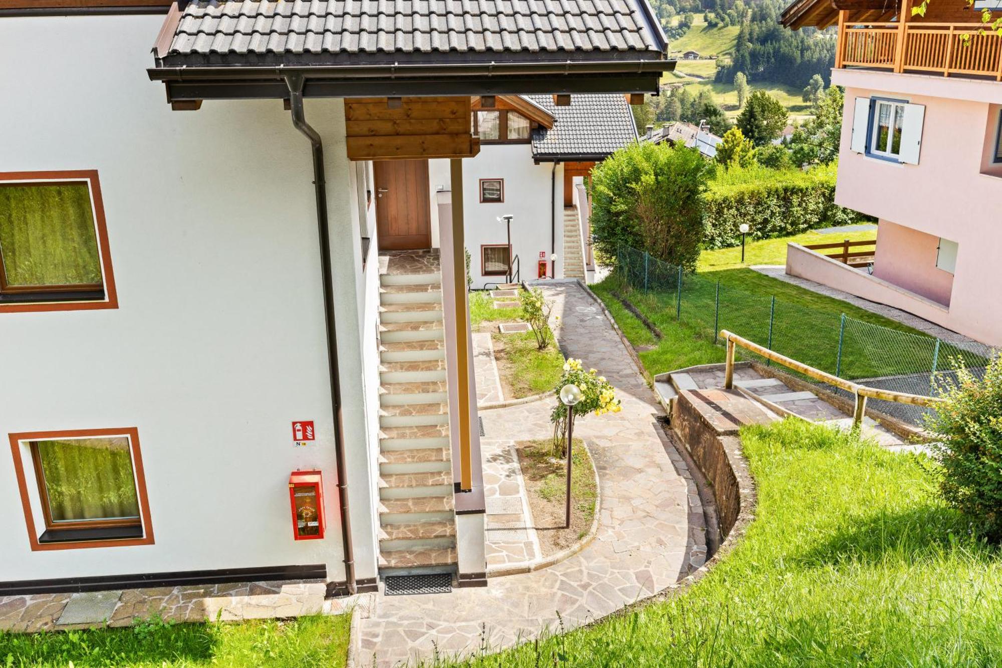קאבאלס Residence Des Alpes מראה חיצוני תמונה